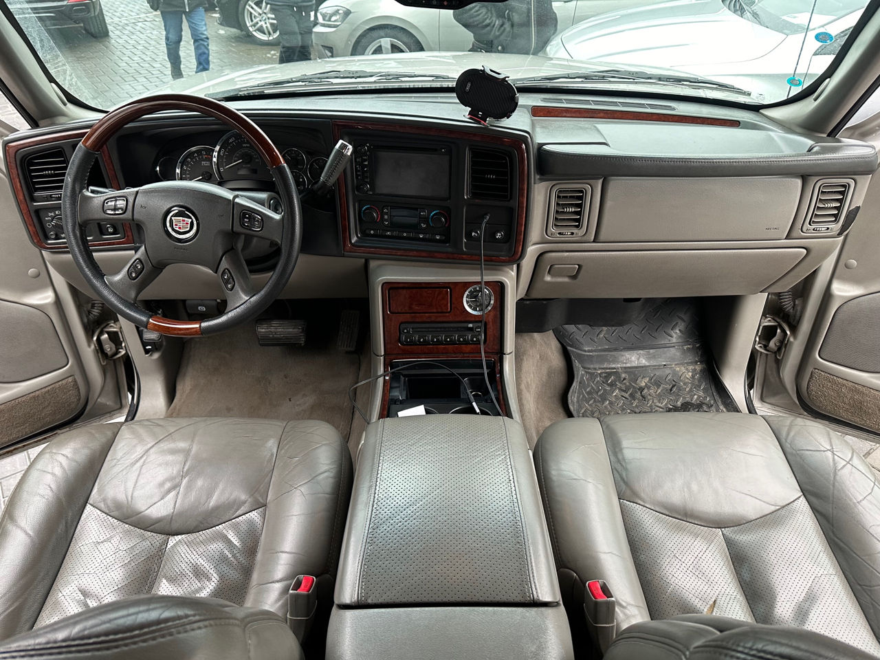 Cadillac Escalade foto 7