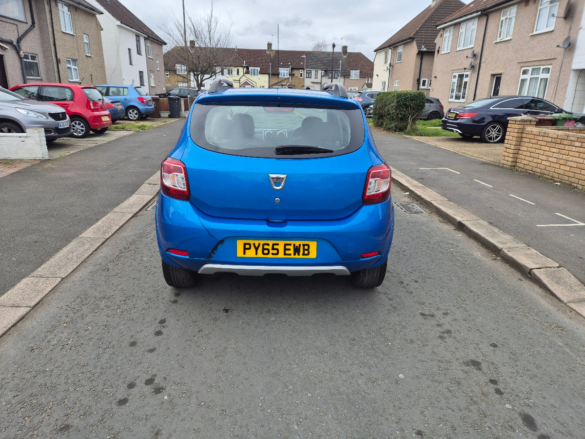 Dacia Sandero foto 2