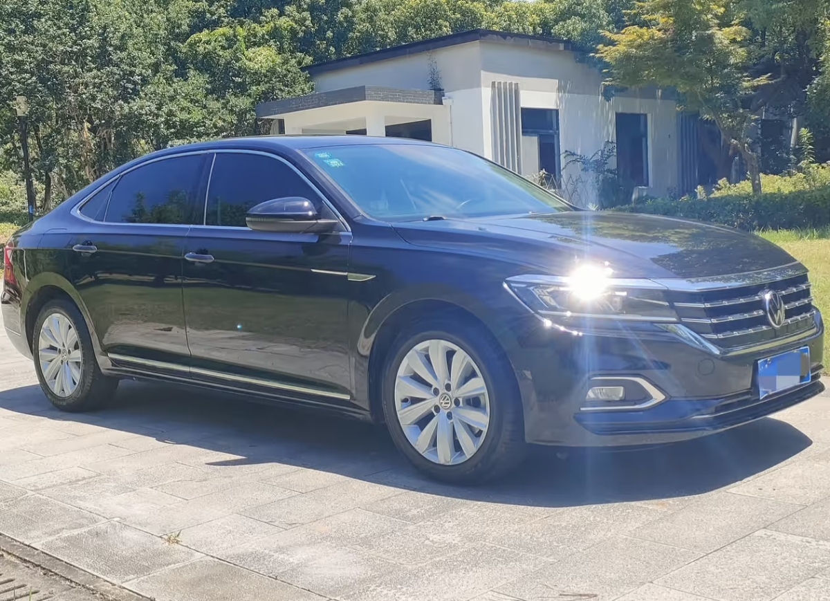 Volkswagen Passat foto 2