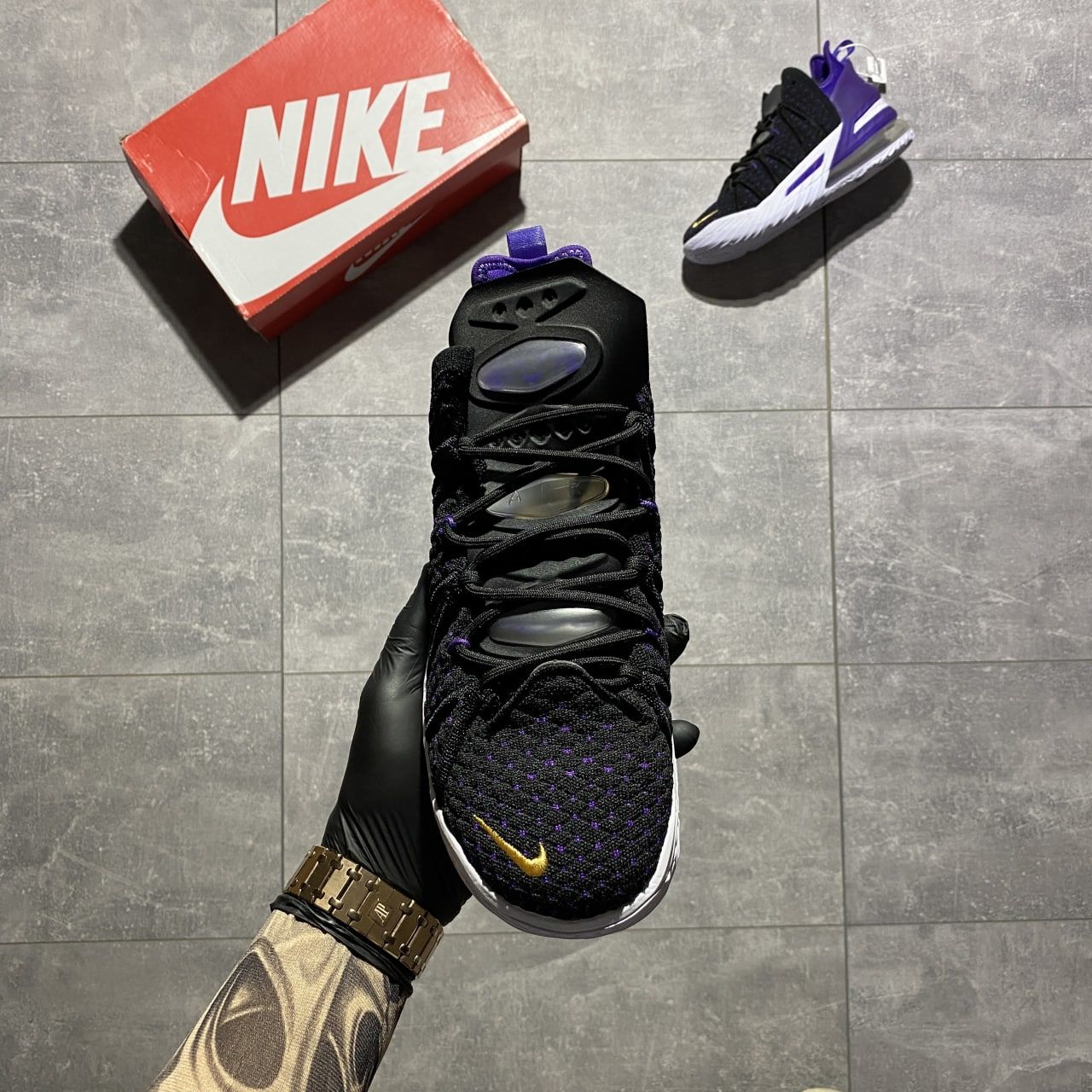 lebron 18 low violet