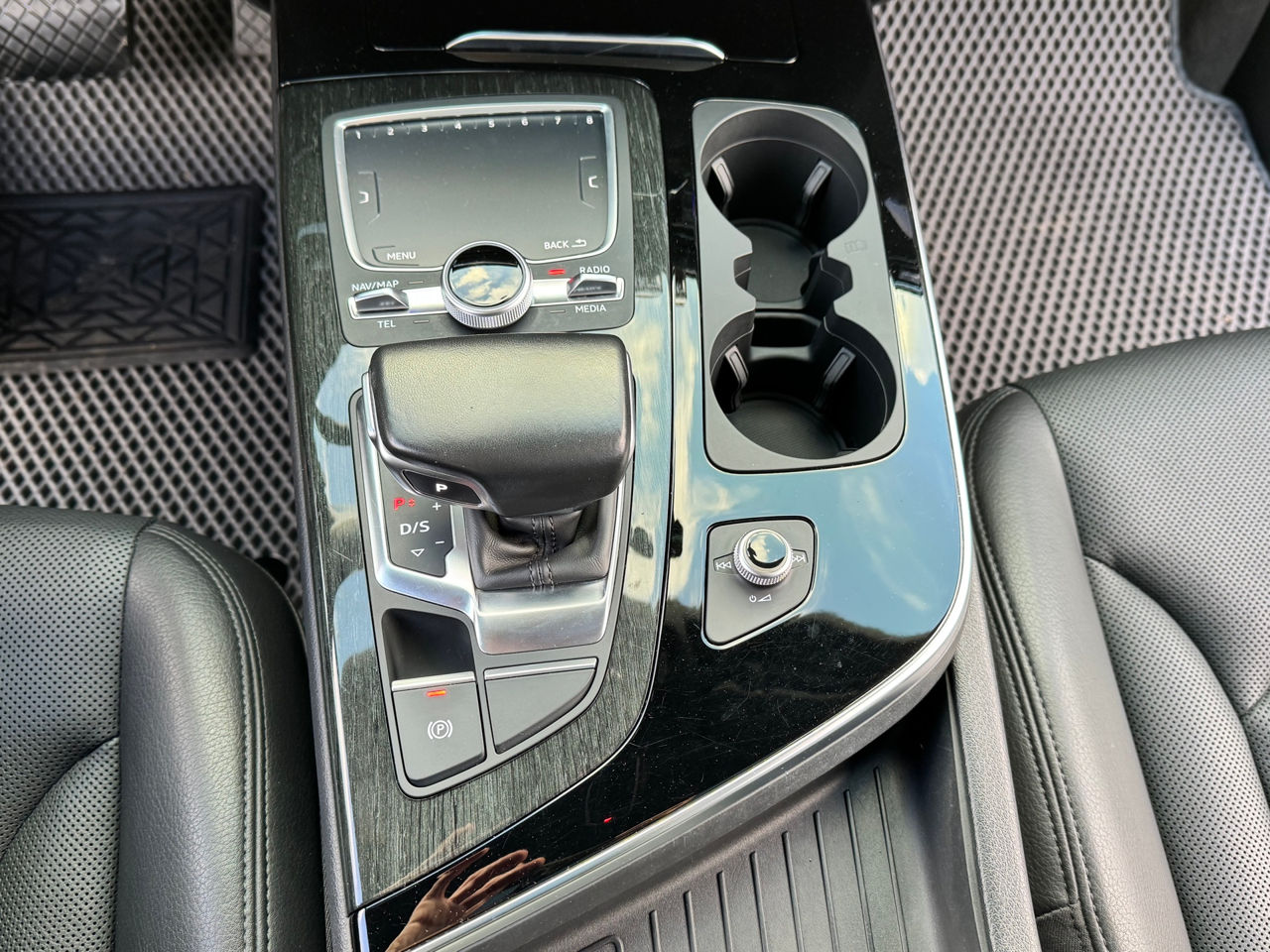 Audi Q7 foto 13