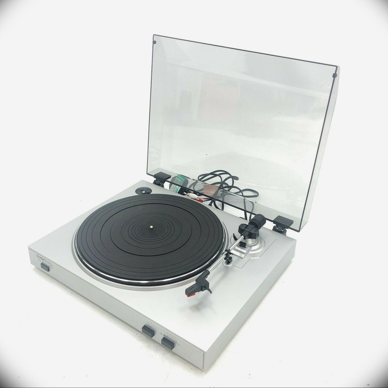 ION TTUSB05XL  USB Turntable - 2-х скоростной проигрыватель винила с USB выходом foto 1