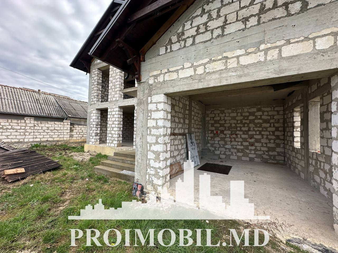 Casă spre vânzare cu 5 camere, 210 m2 în Suburbie, Straseni foto 2