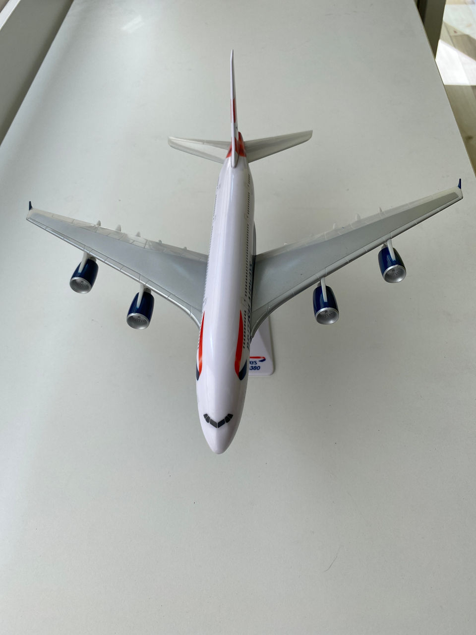 Продается модель самолёта Airbus A380. foto 1