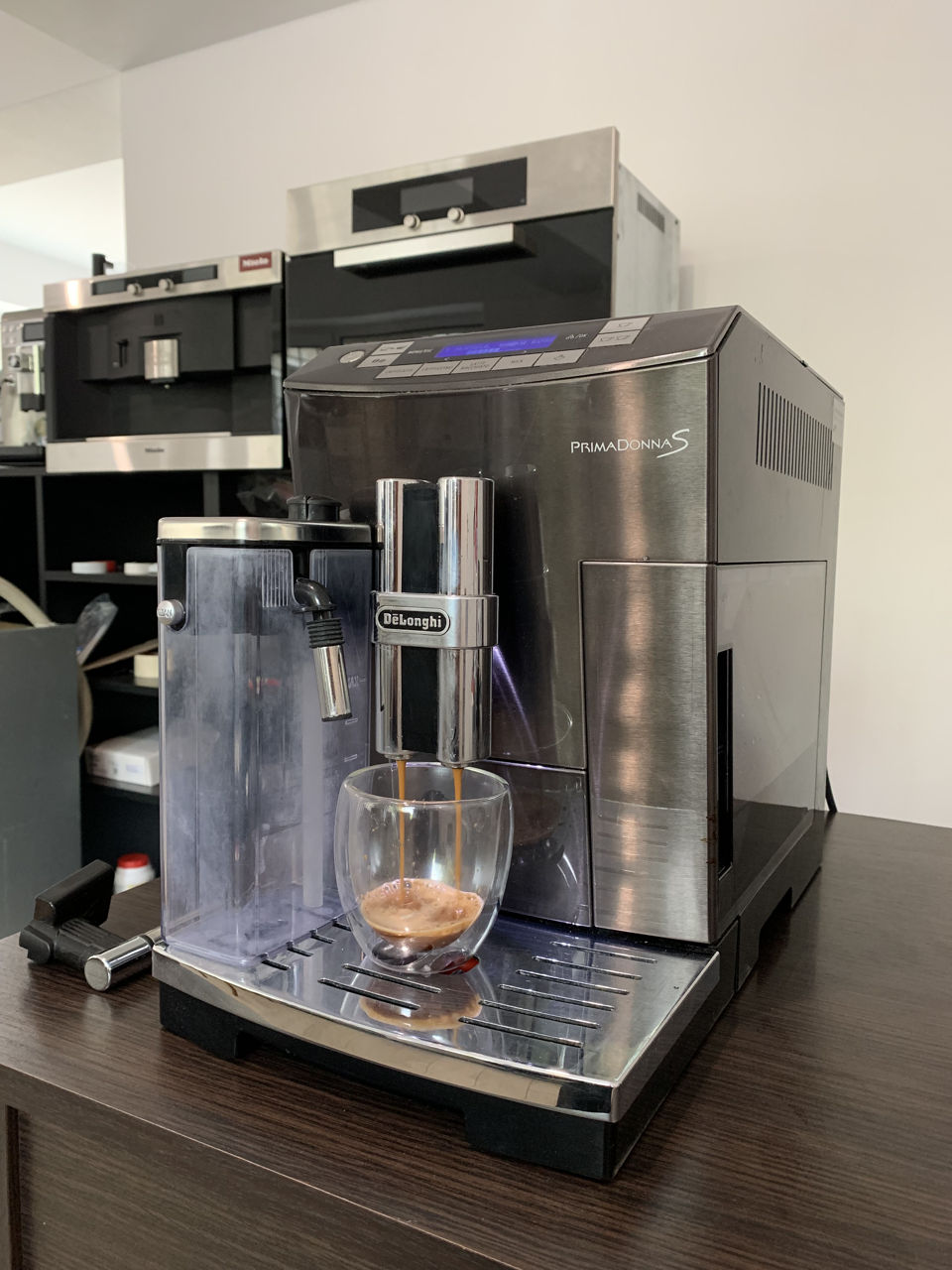 Премиум класс Delonghi PrimaDonna S с автоматическим капучино