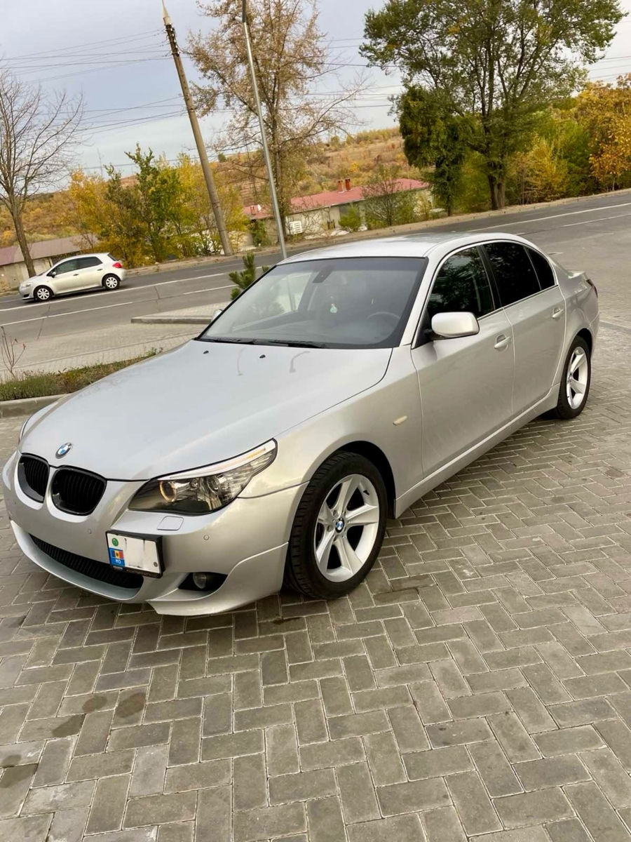 BMW 5 Series фото 0