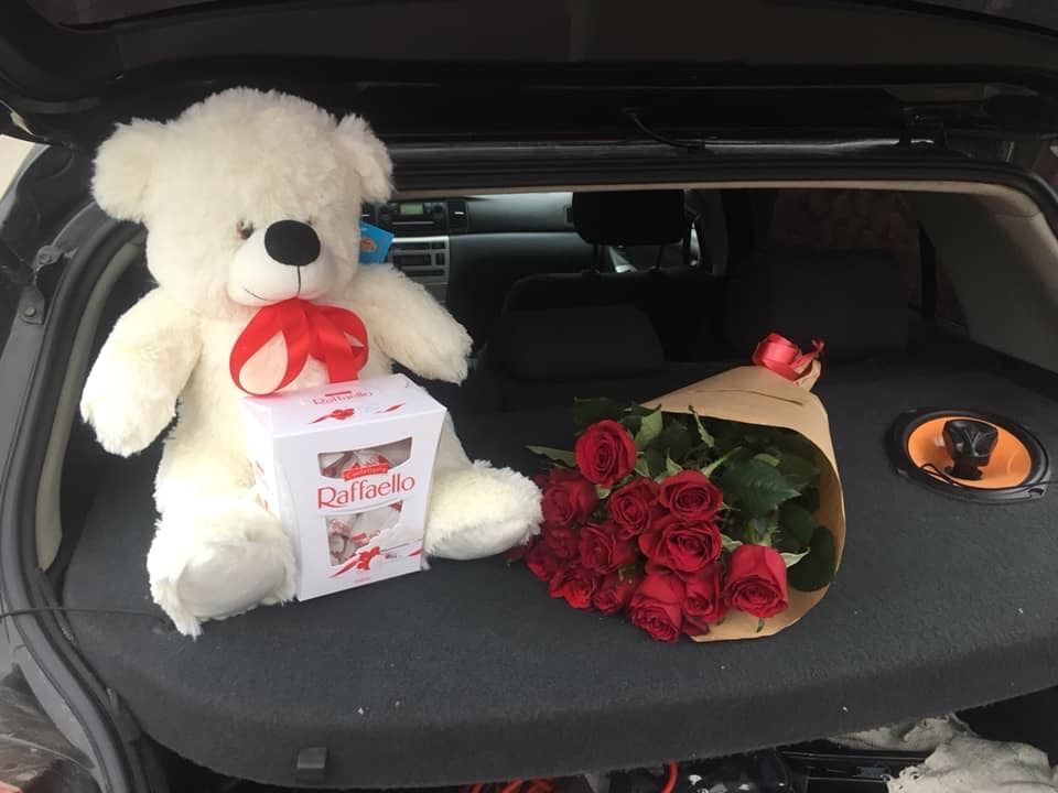 Livrare surprize cu flori la domiciliu! foto 9