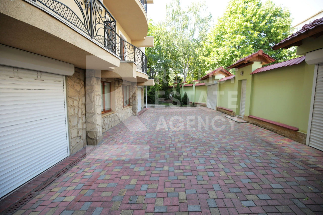 Vânzare, casă, 3 nivele, 14 camere, strada Independenței, Bălți foto 13