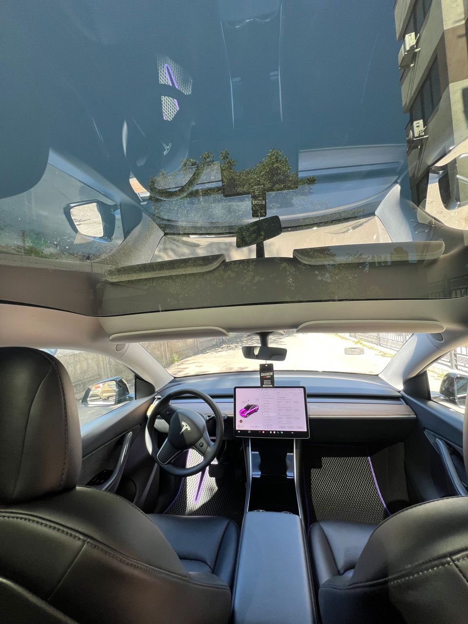 Tesla Model Y foto 3
