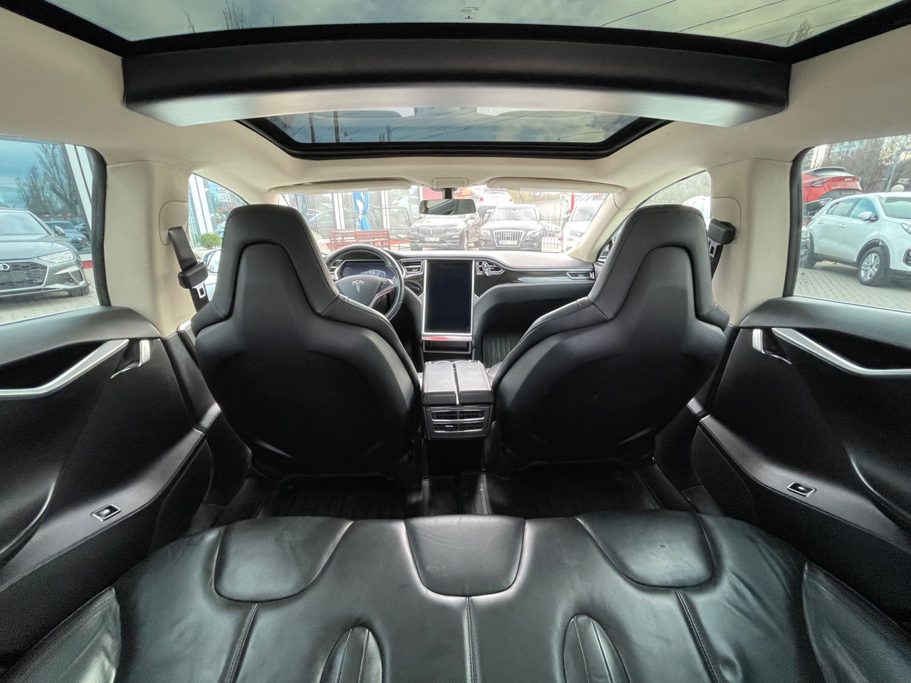 Tesla Model S foto 15