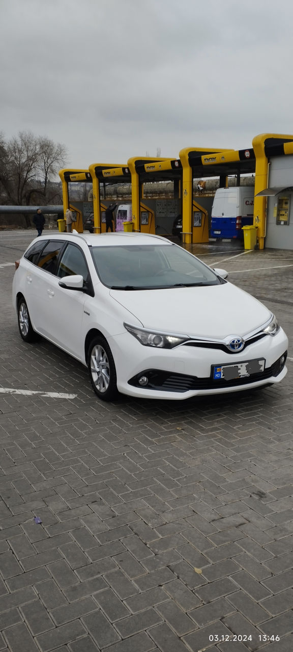 Toyota Auris foto 1