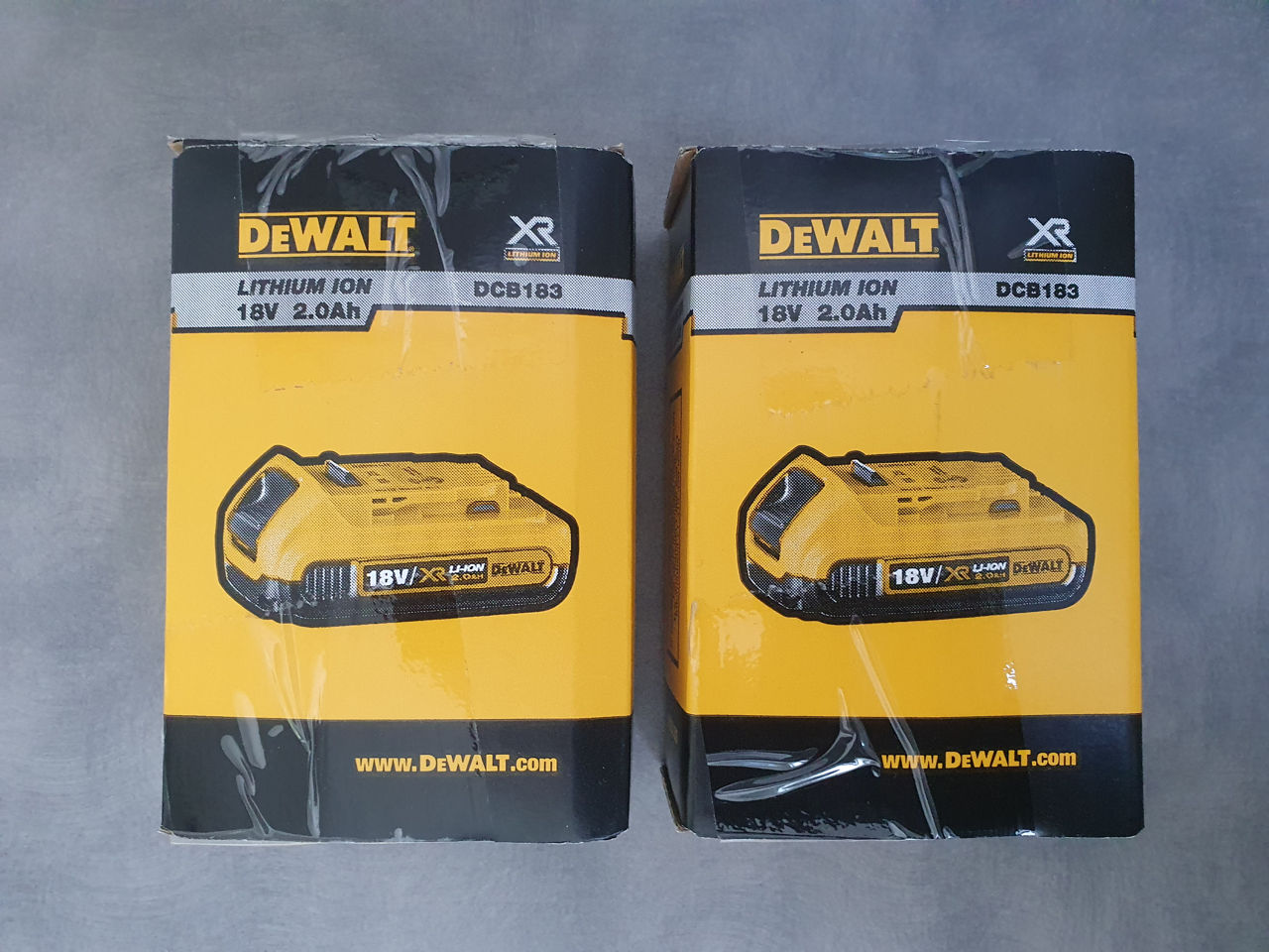 2 X DeWALT DCB183 18V XR Slide 2.0Ah Li-Ion Battery