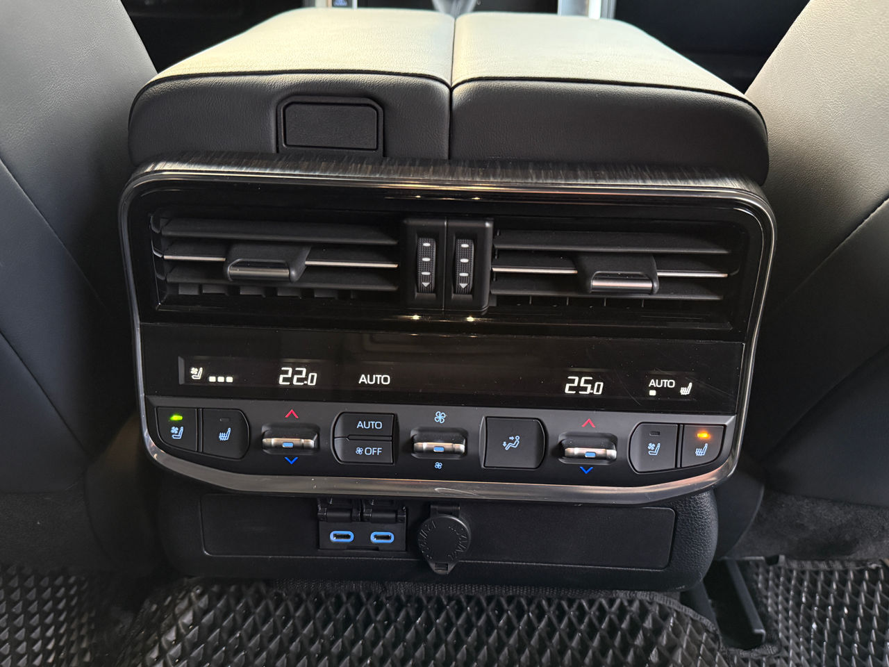 Toyota Land Cruiser фото 16