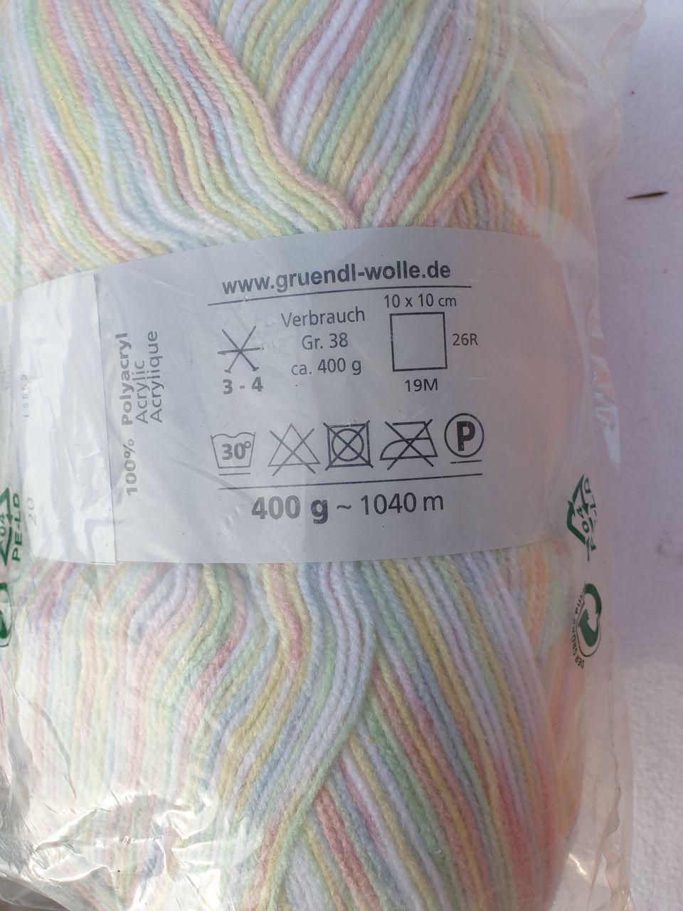Vind ață pentru impletit . foto 1