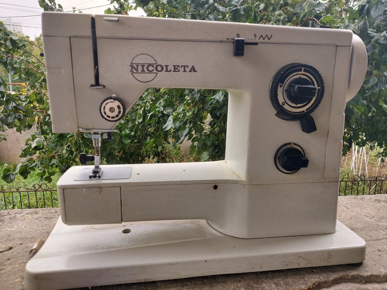 Швейная машинка Nicoleta