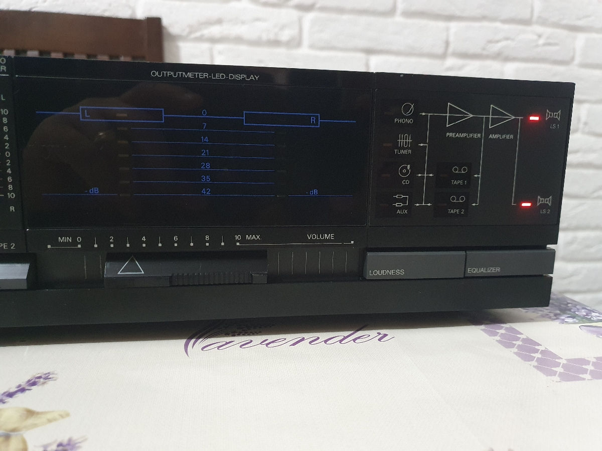 Vând amplificator Grundig V8200 foto 2