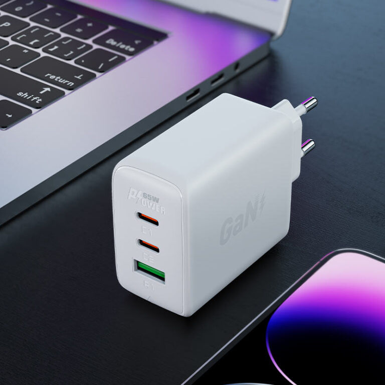 Încărcător ACEFAST A41 PD65W GaN (2*USB-C+USB-A) foto 2