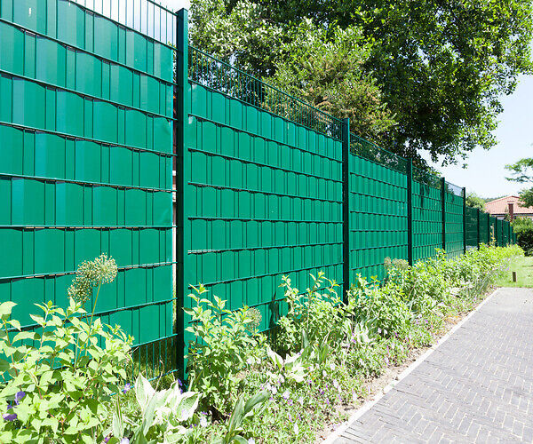 Bandă de plastic pentru gard. foto 2