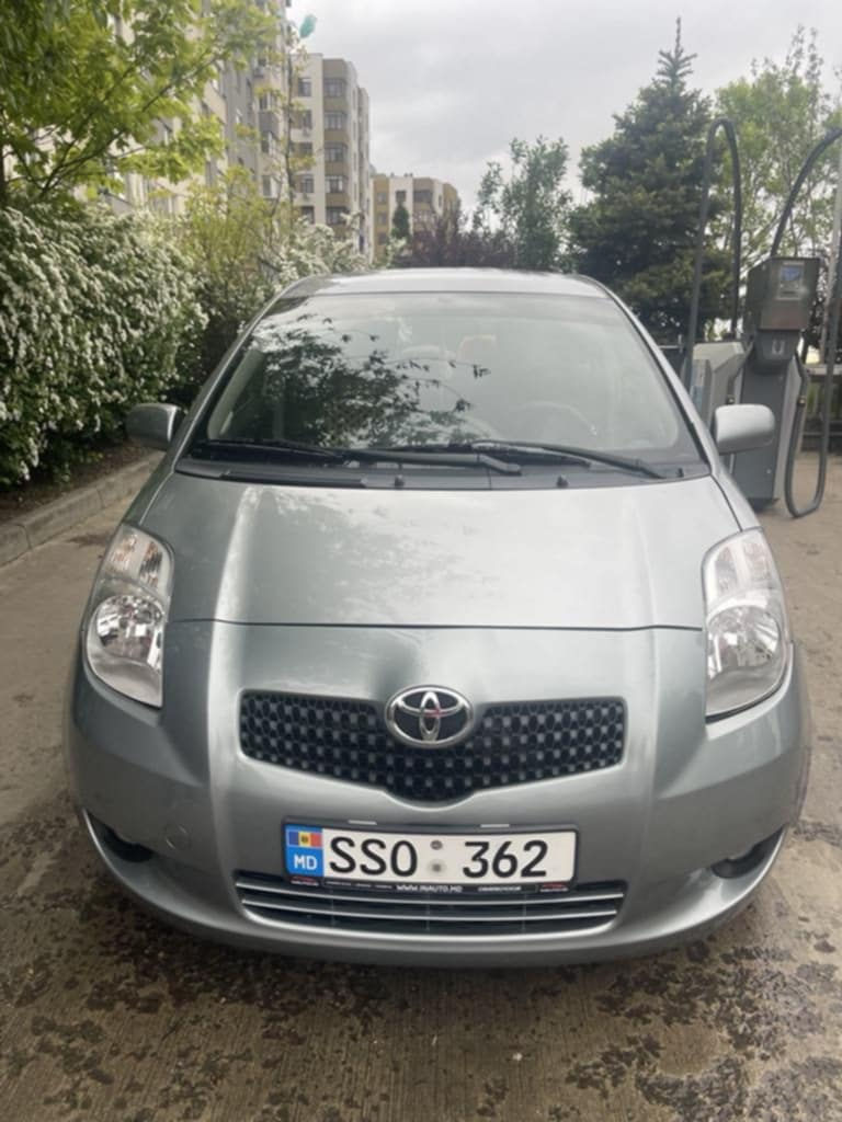 Toyota Yaris foto 1