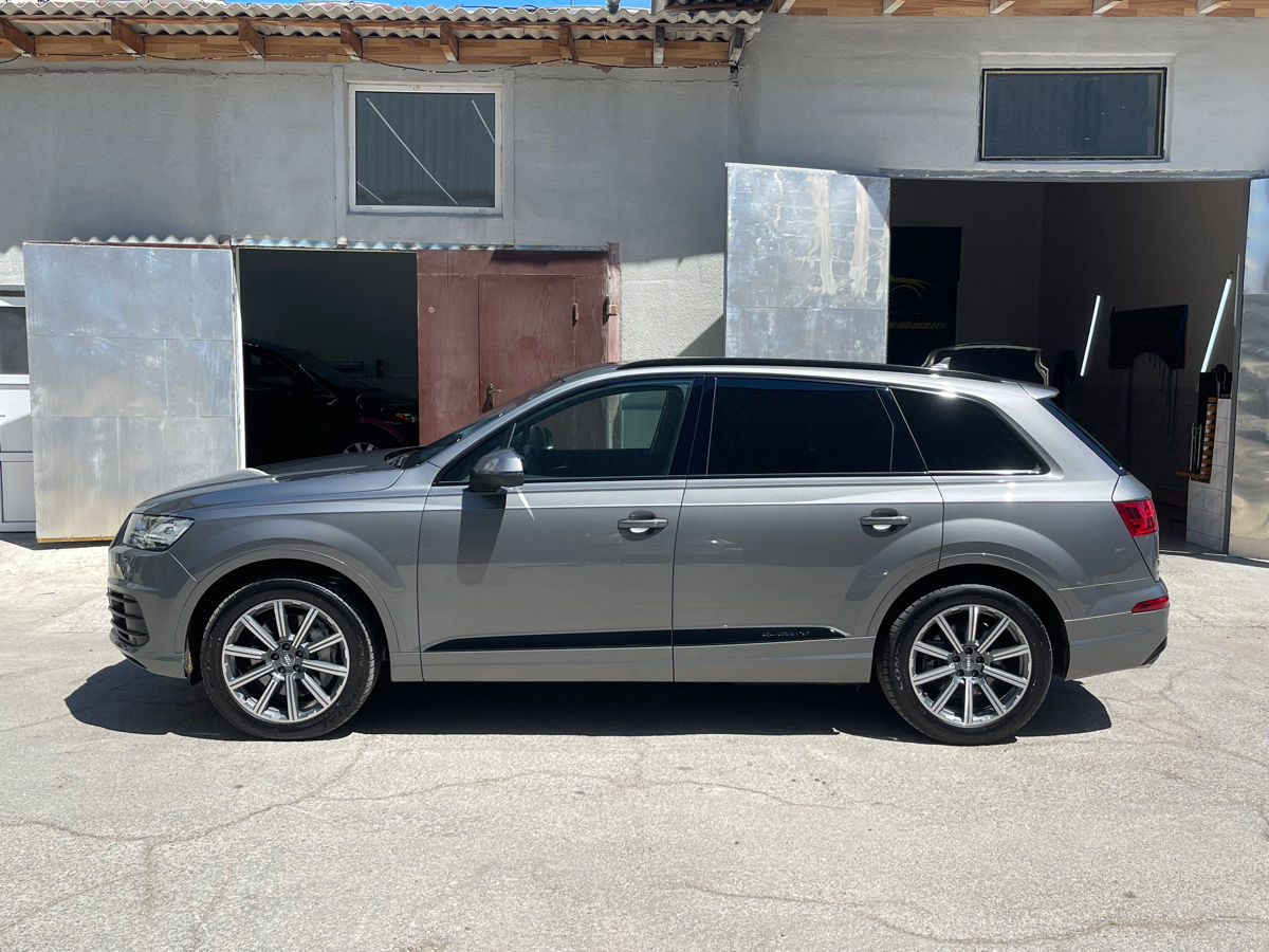 Audi Q7 foto 1