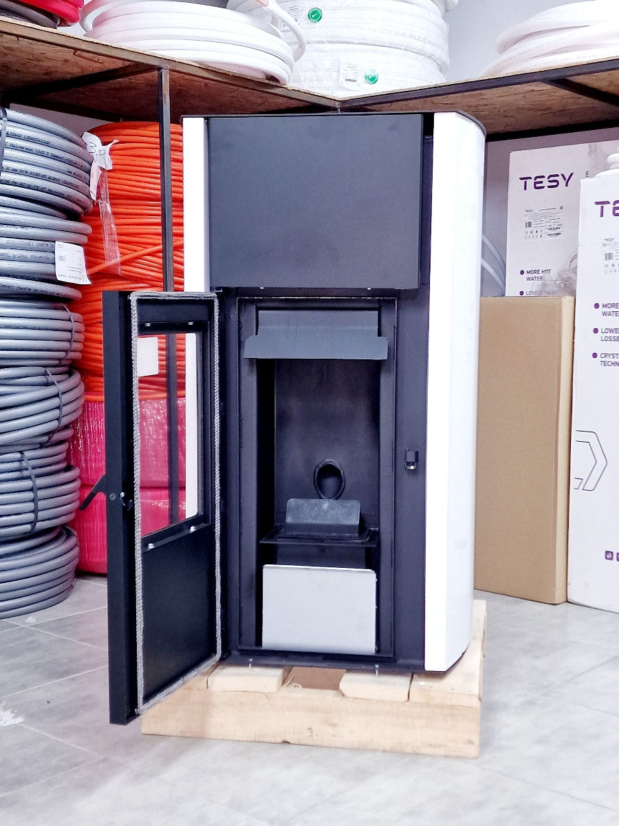 Bulgaria. Cazan pe peleți, granule. 13 kw 18 kw 25 kw Burnit. Autonomie 24 ore. foto 3