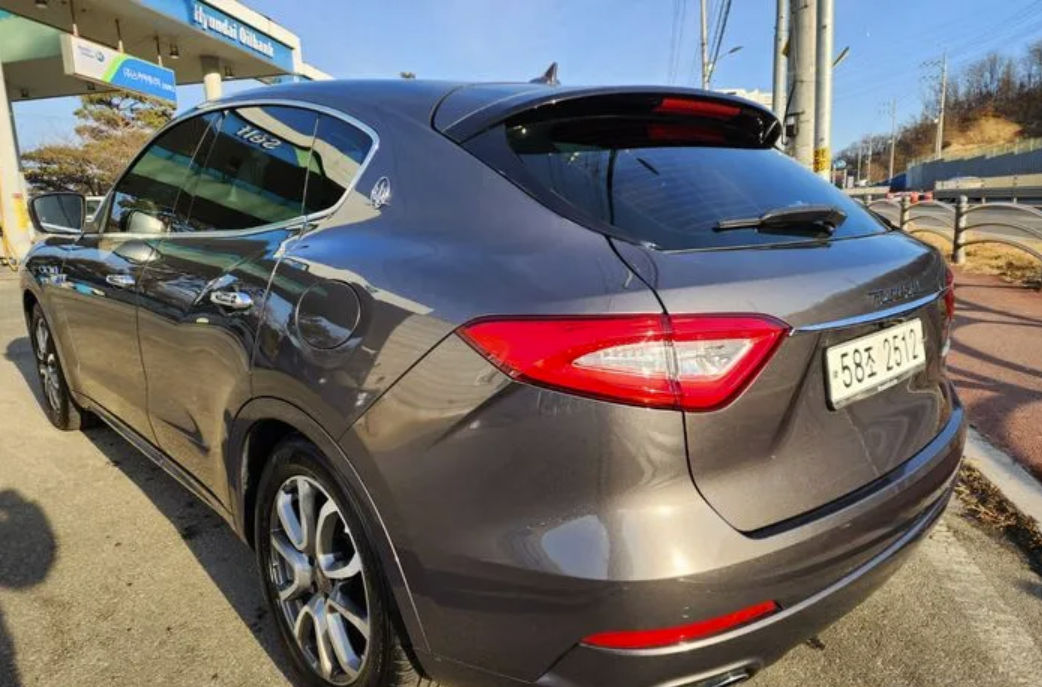 Maserati Levante foto 1