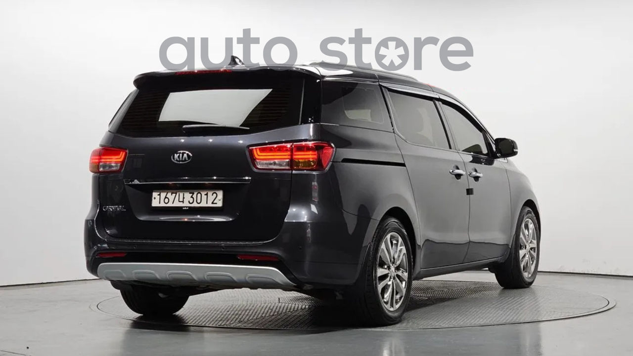 KIA Carnival foto 1