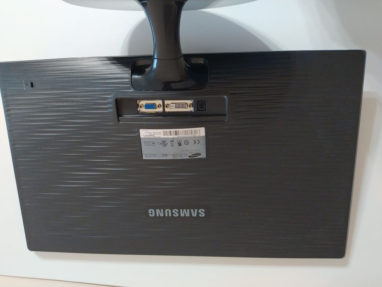 Монитор Samsung SyncMaster SA300 / Диагональ 22"