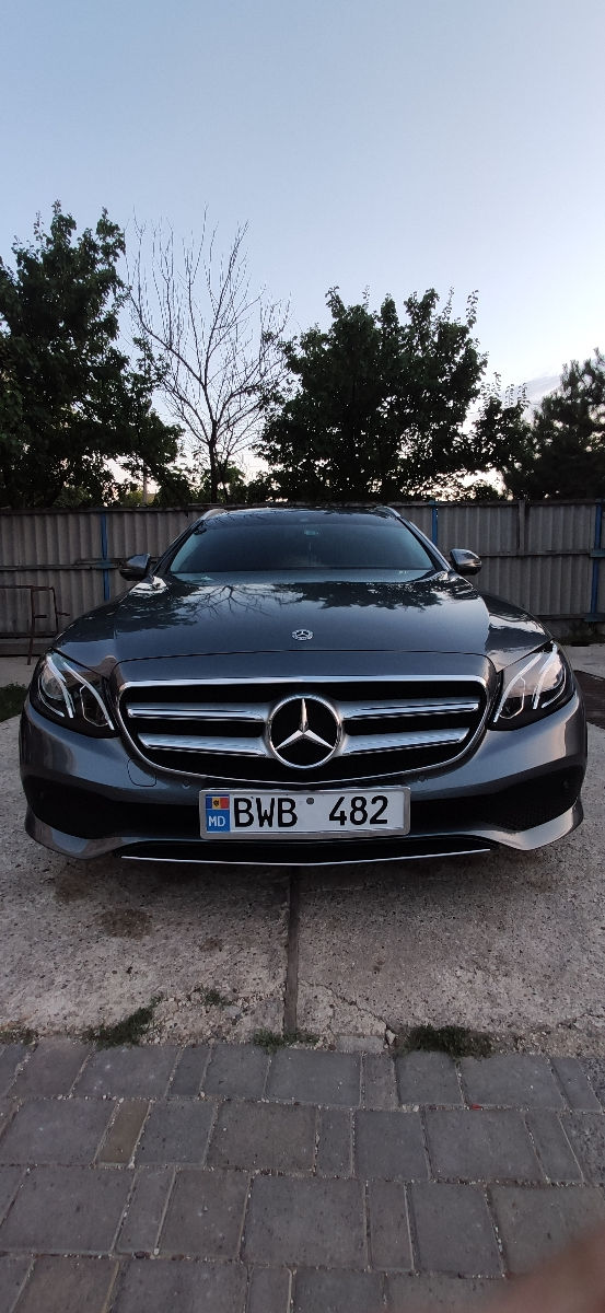 Mercedes E-Class foto 0