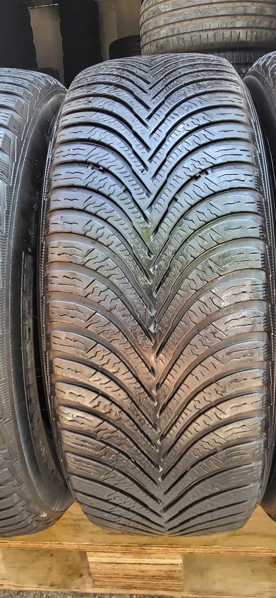 Шины 205/60 R16 Michelin  фото 4