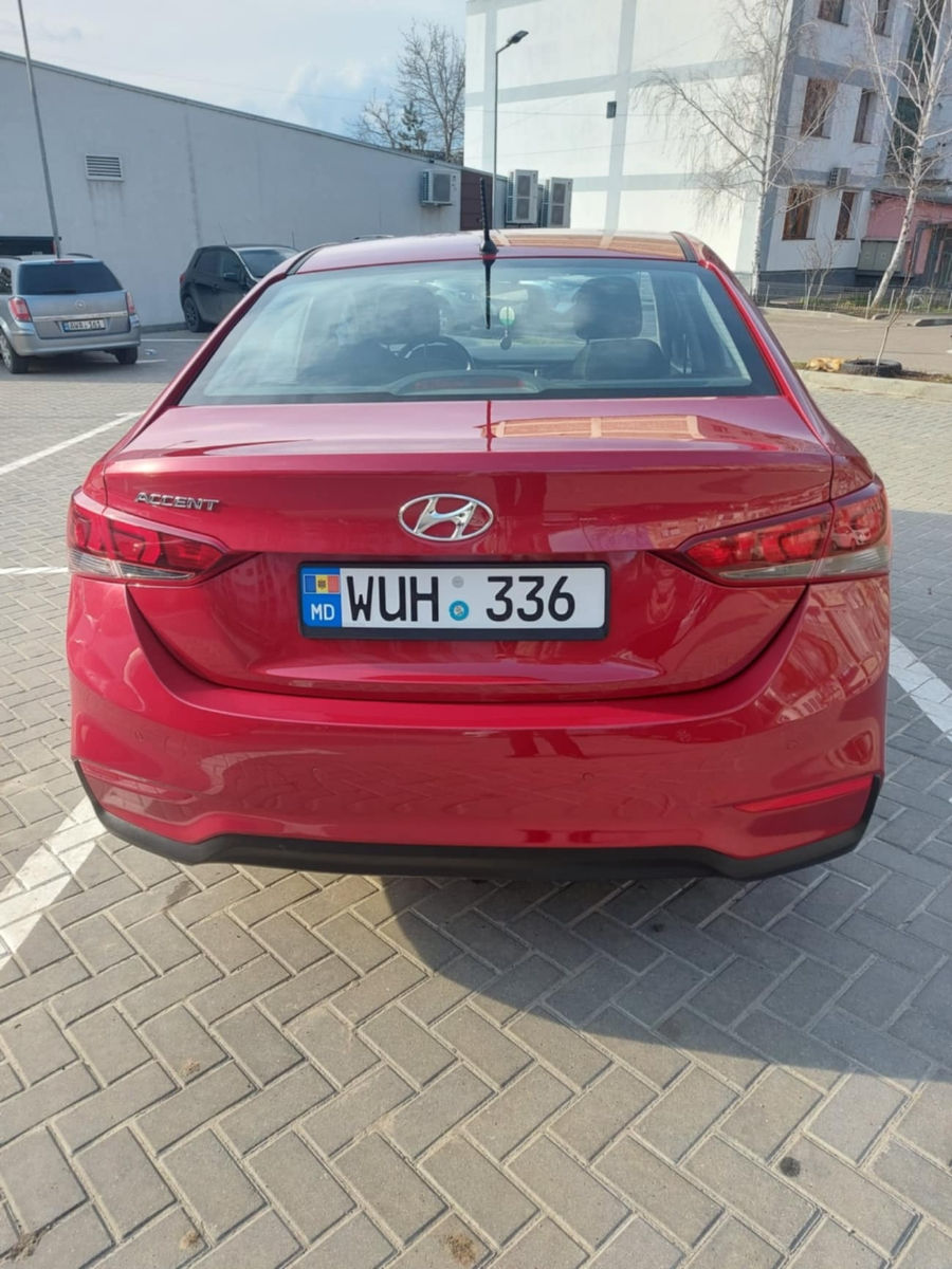 Hyundai Accent foto 2