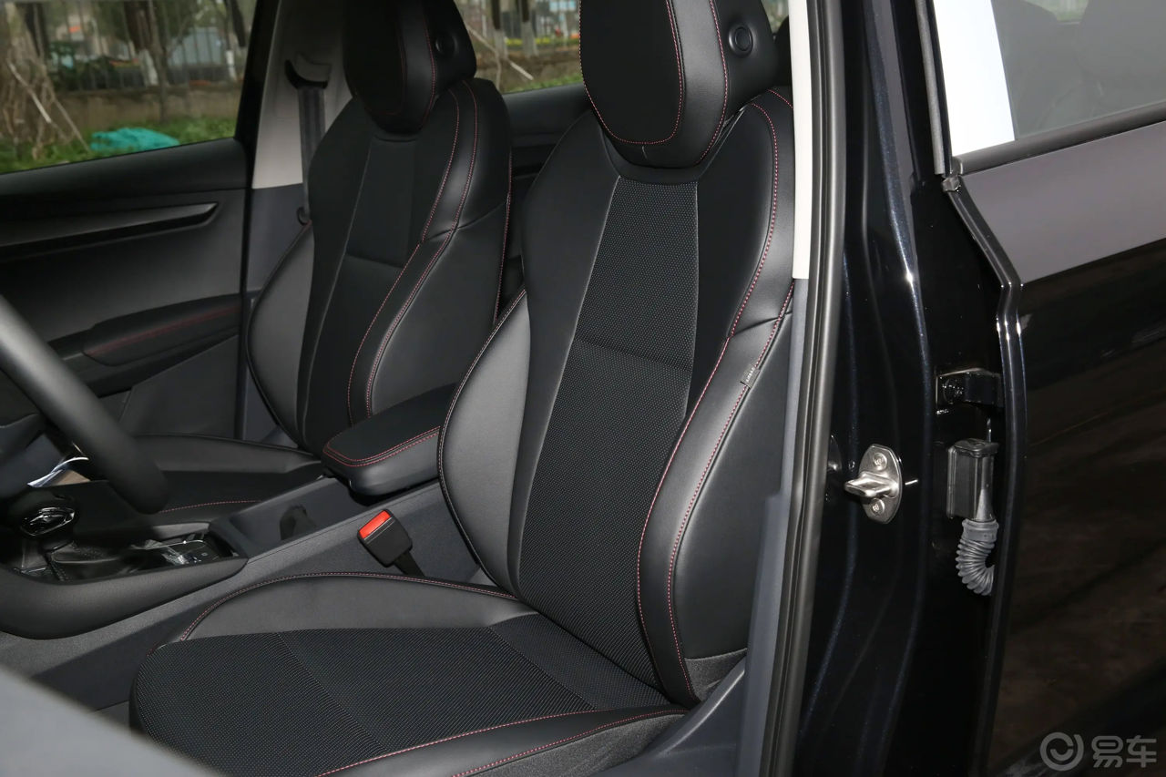 Skoda Karoq foto 4