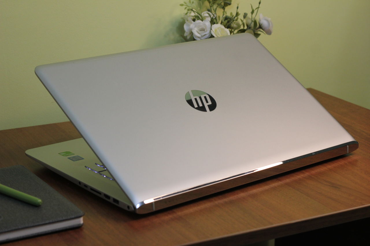 HP Envy 17 4K Touch (Core i7 6500u/16Gb DDR4/128Gb SSD+2TB HDD/Nvidia 940MX/17.3