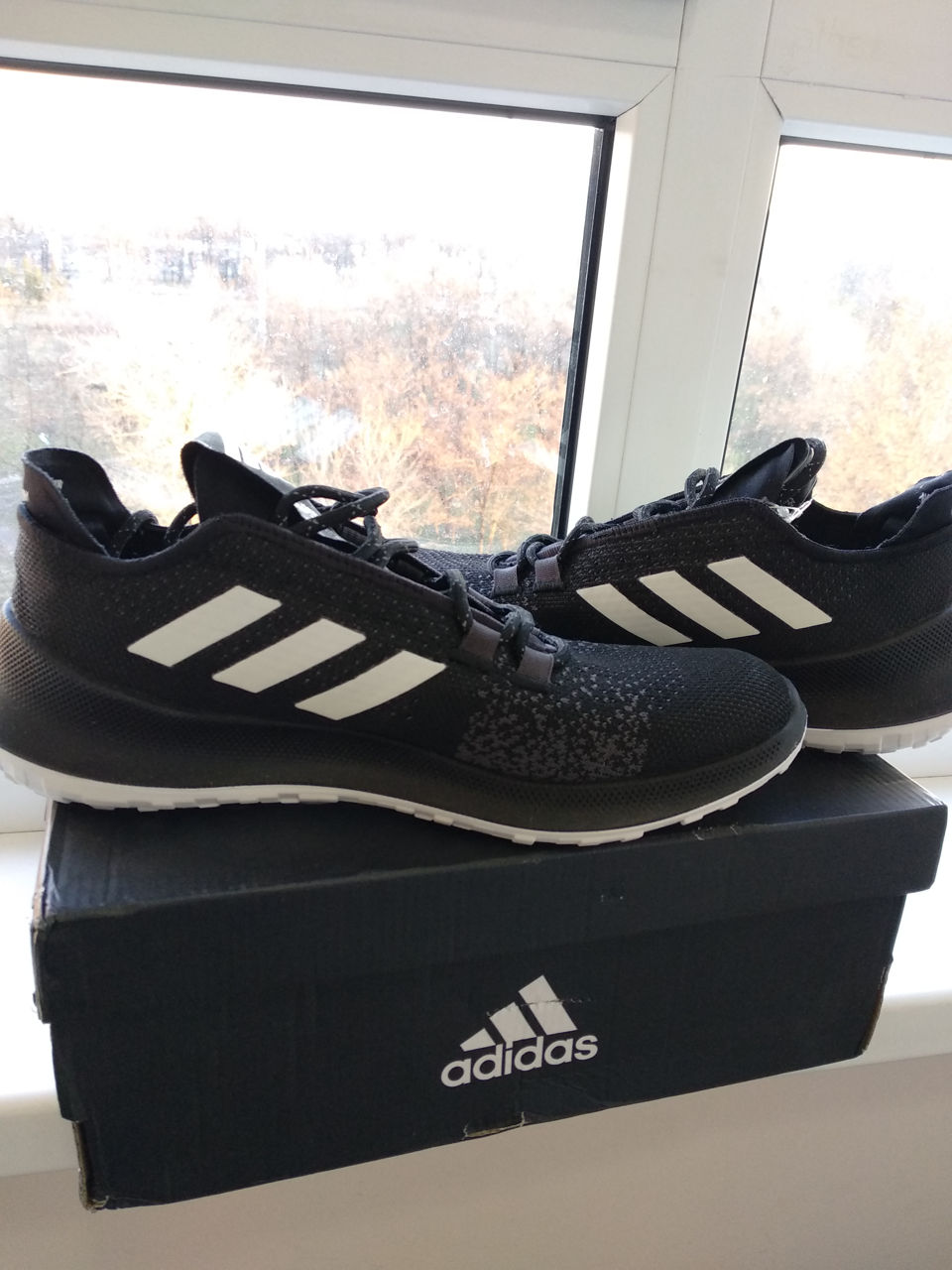 Adidas кроссовки фото 6