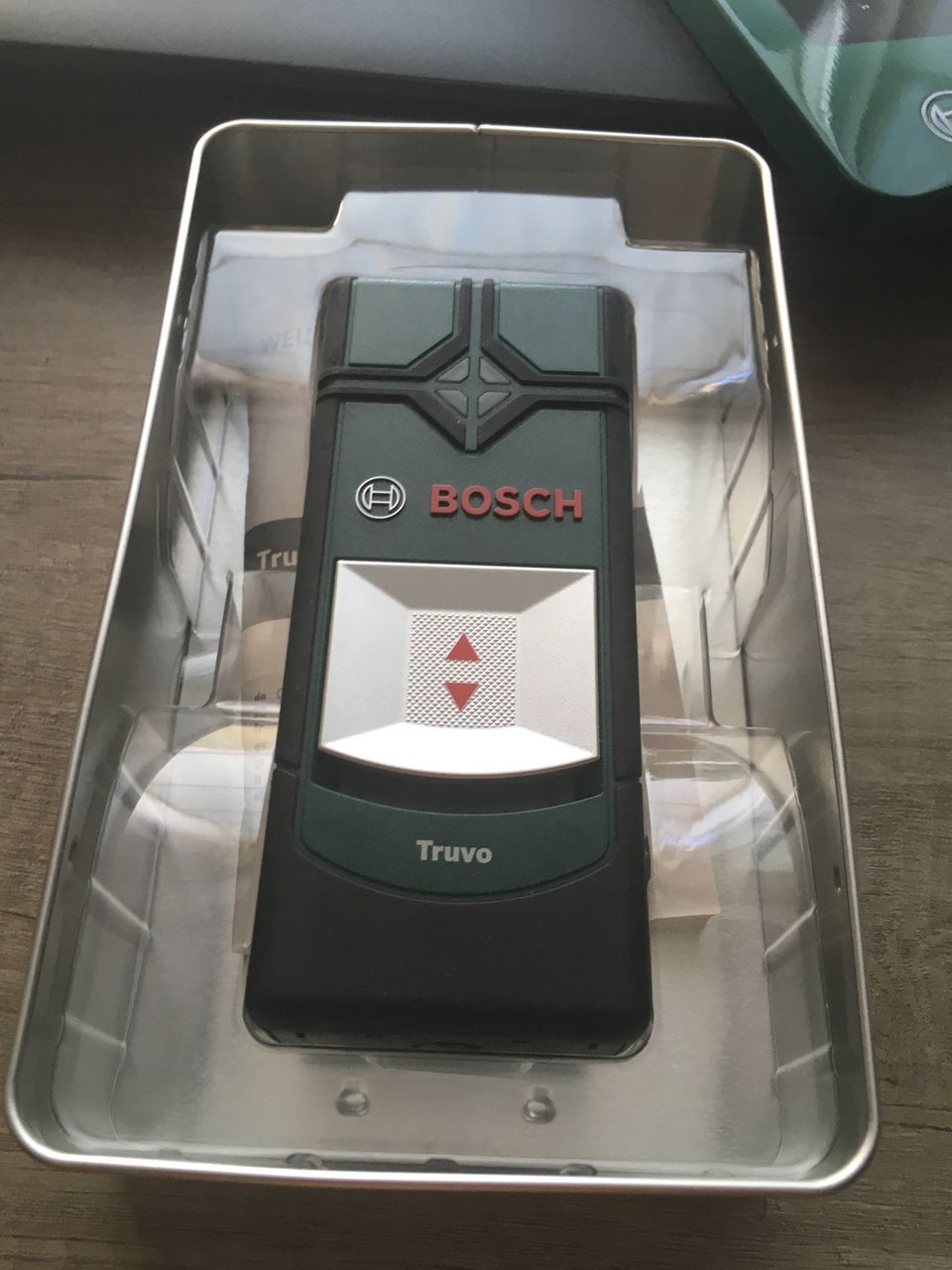 Продам новый детектор металла Bosch Truvo