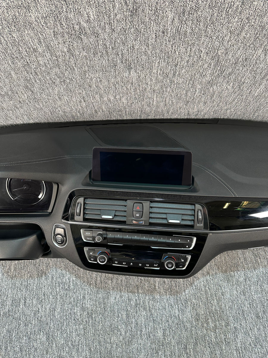 Plansa bord BMW F87 M2 F22 F23 foto 2
