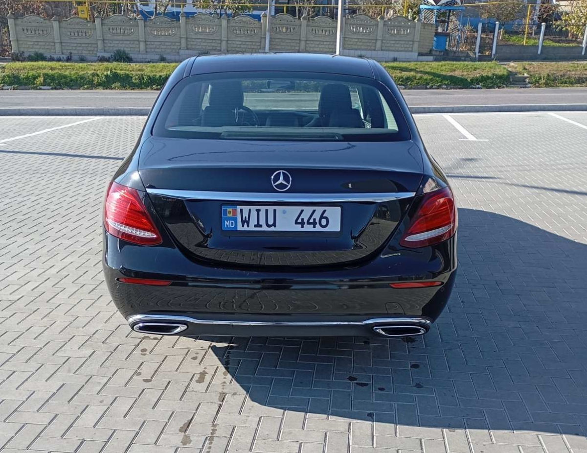 Mercedes E-Class foto 1