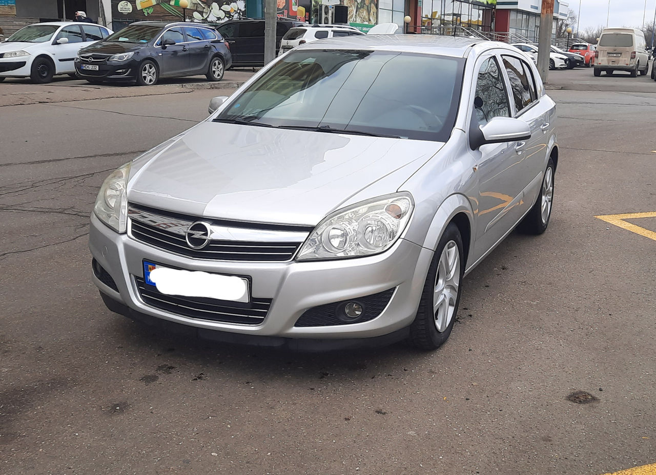 Opel Astra фото 0