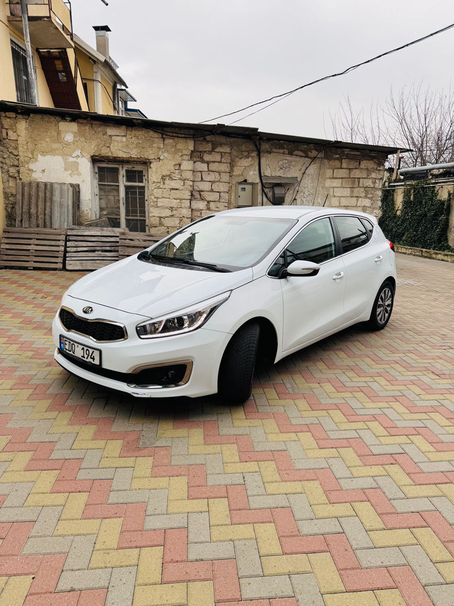 KIA Ceed foto 1