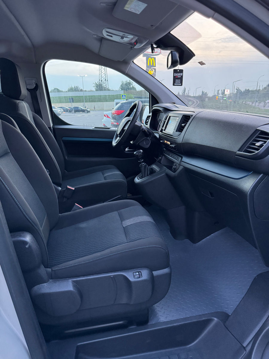 Peugeot Traveller foto 6