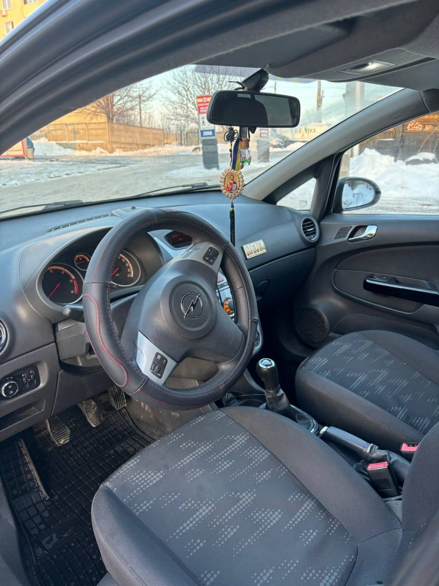 Opel Corsa foto 8