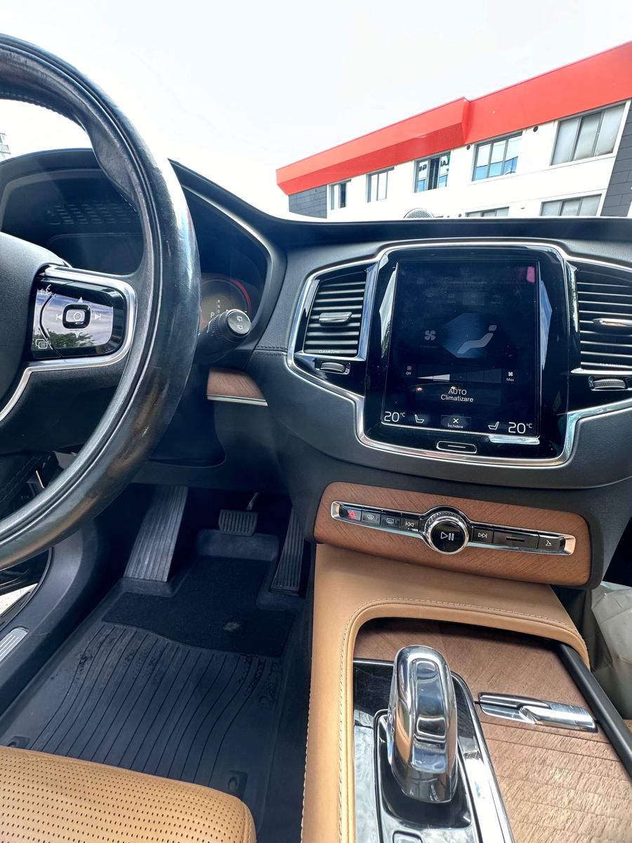 Volvo XC90 foto 9