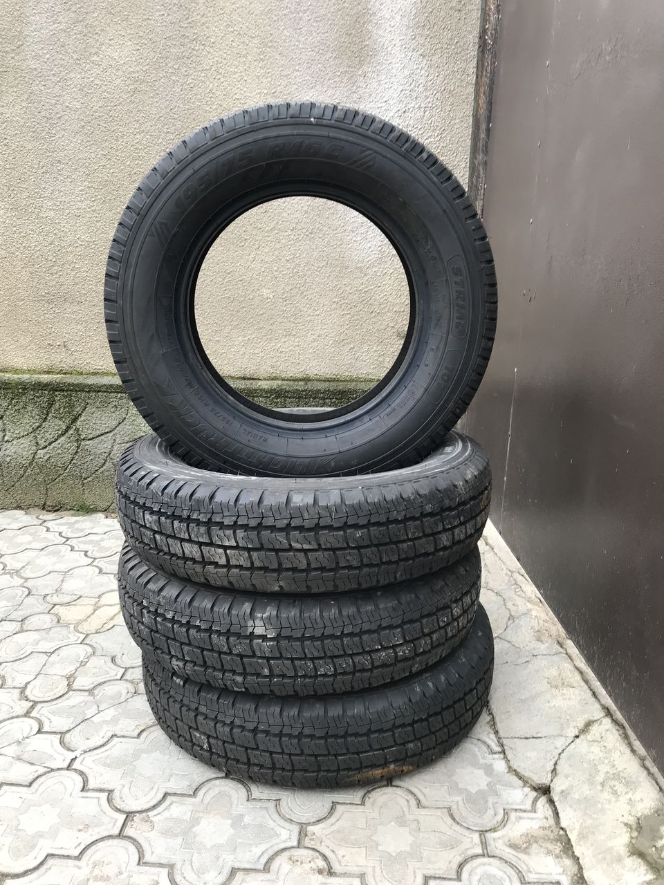 Light Truck 195 / 75 R16c Bmw Roti 225 45 R17