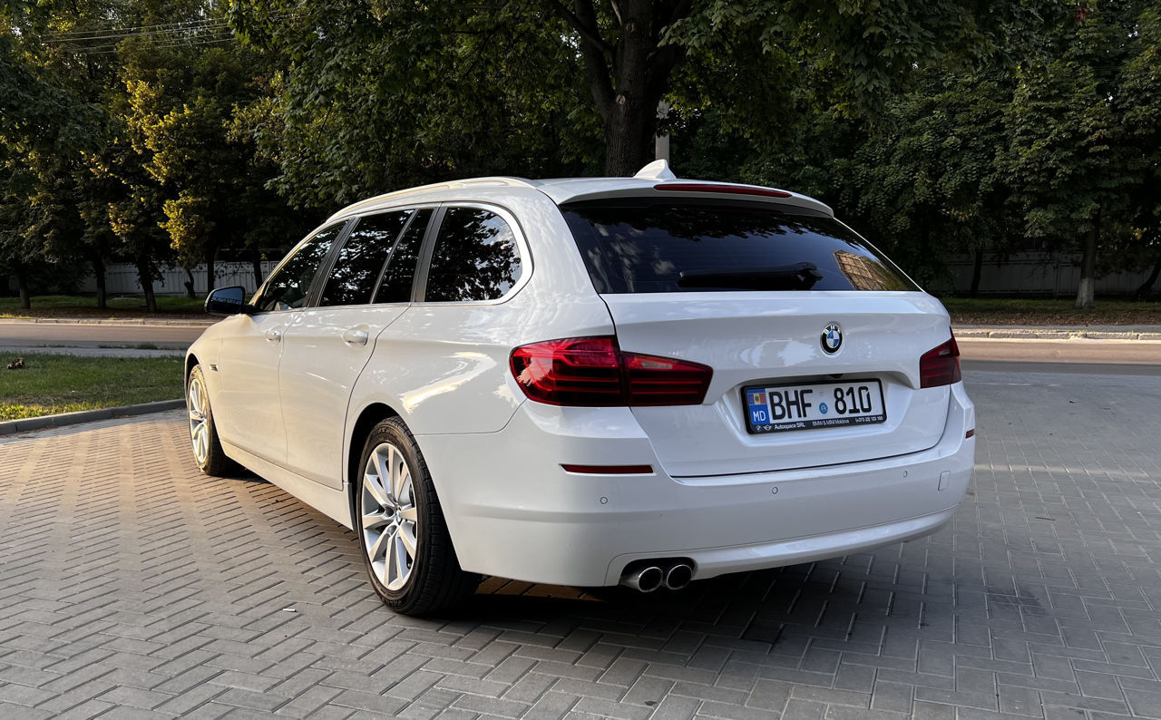 BMW 5 Series foto 2