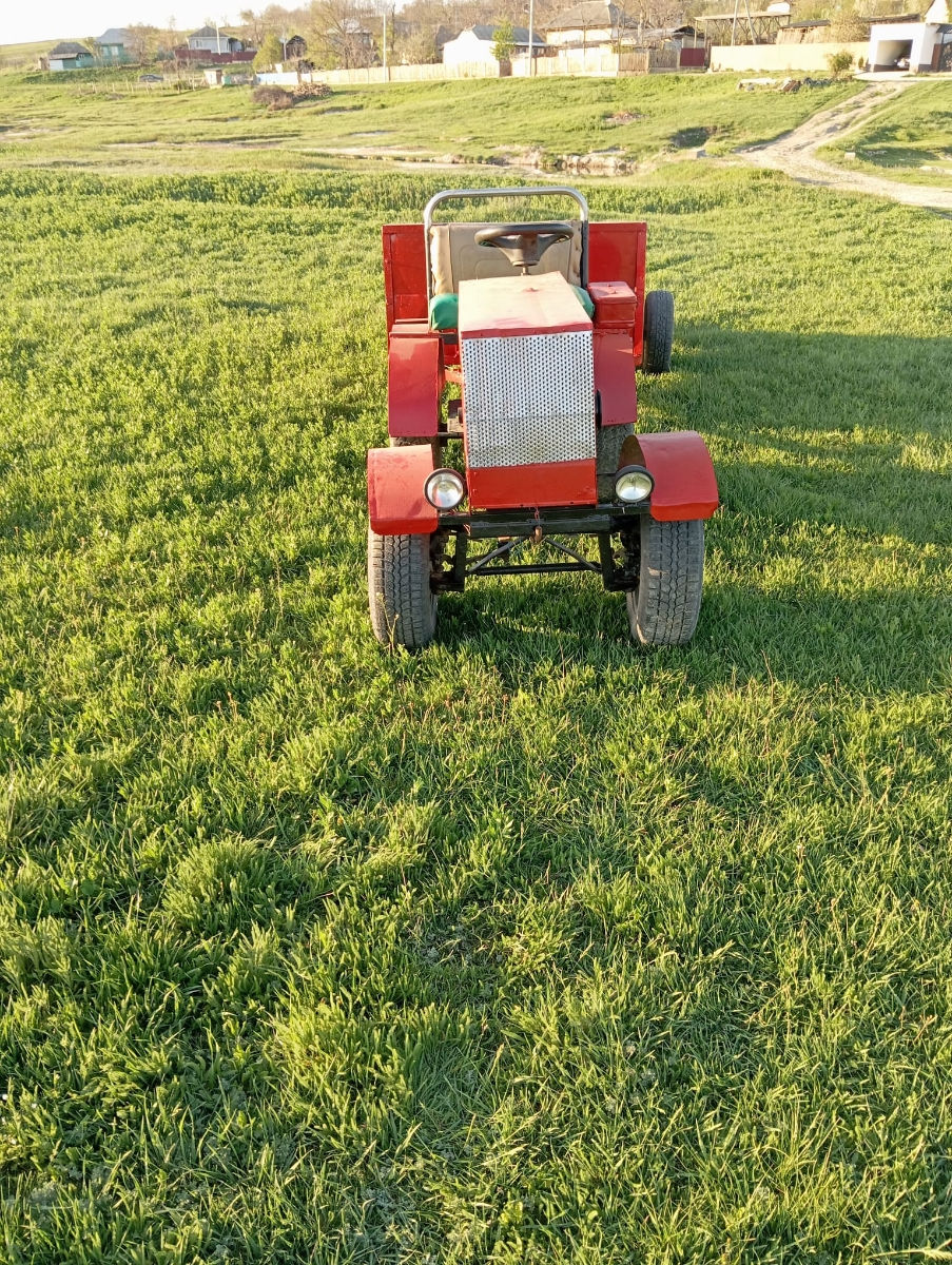 Mini tractor cu remorca și freza foto 5