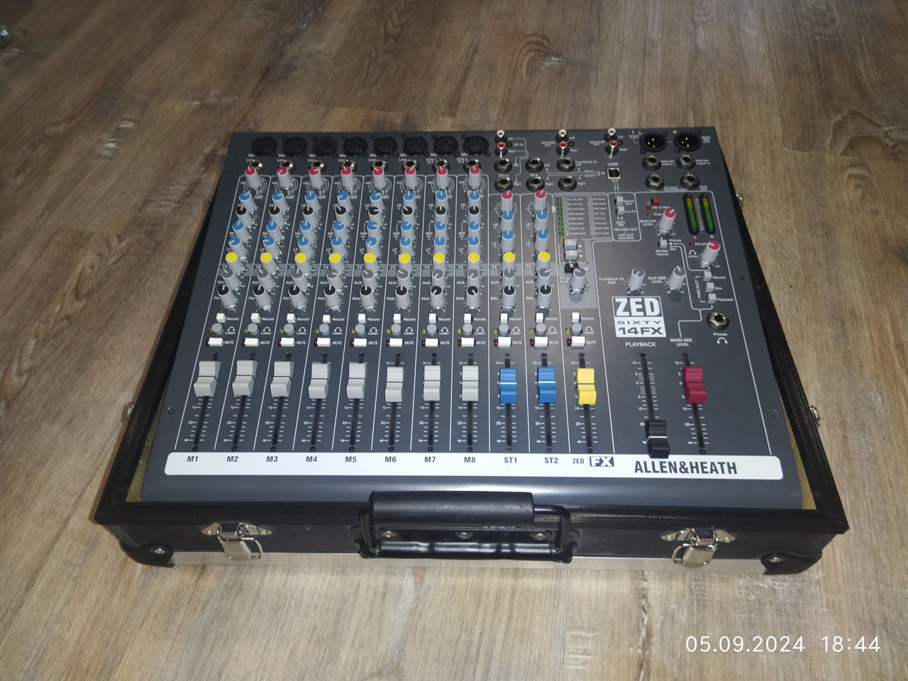 Allen & Heath ZED60-14FX (incorporat in case) - 390 euro foto 6