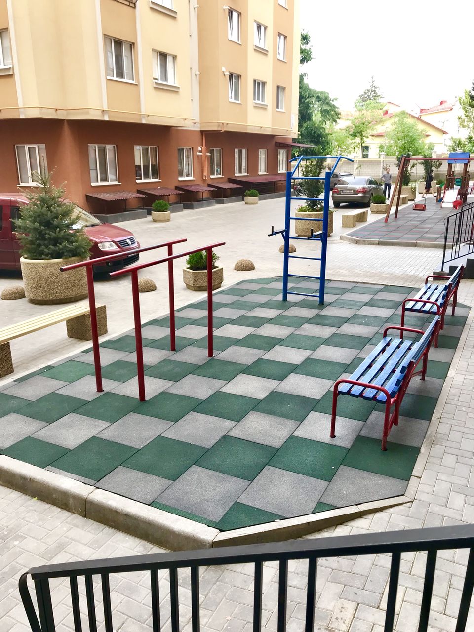 Резиновая плитка , бесшовные покрытия. для детских площадок фото 5