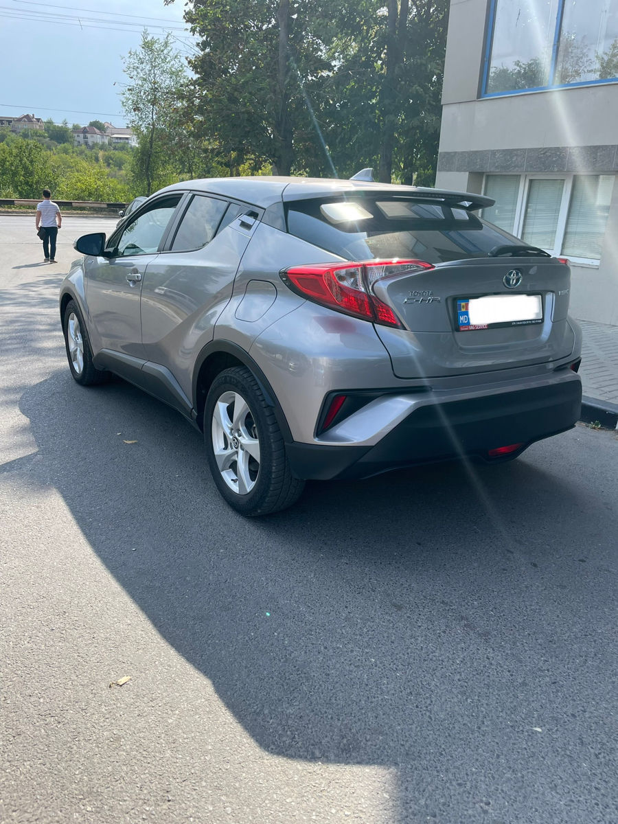 Toyota C-HR foto 3