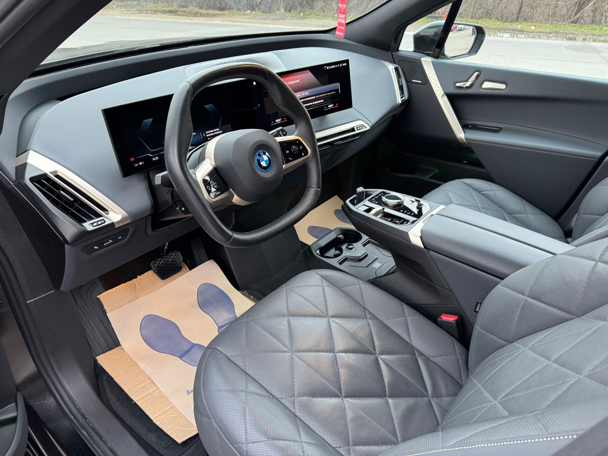 BMW iX фото 6