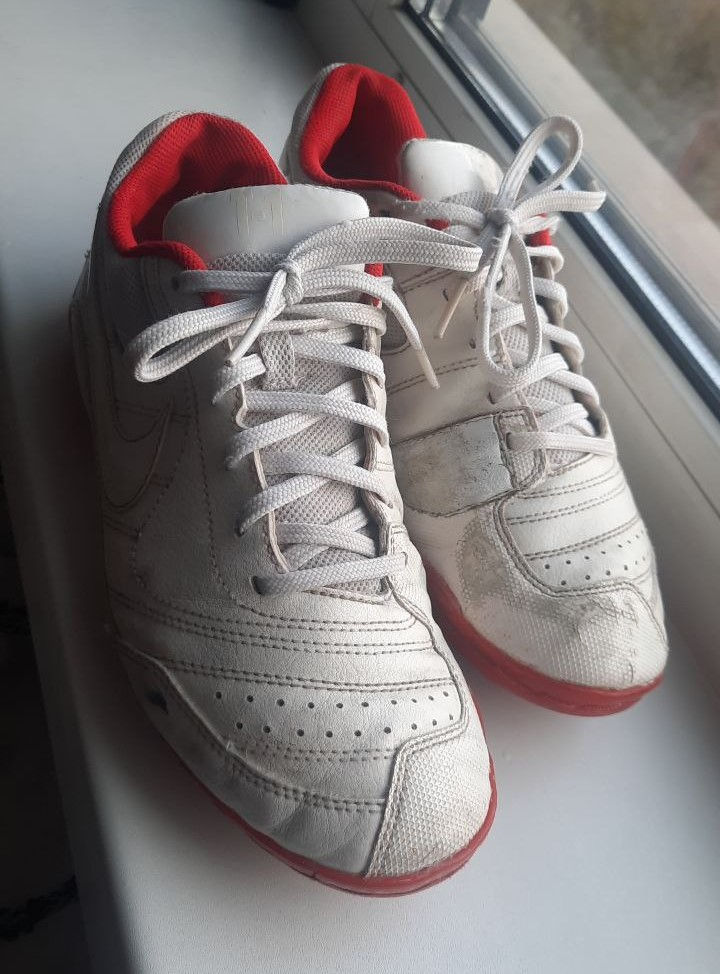 Vând ghete pentru futsal (fotbal sala - pe parchet) Nike 5 T-1 Mărimea 40.5 foto 0